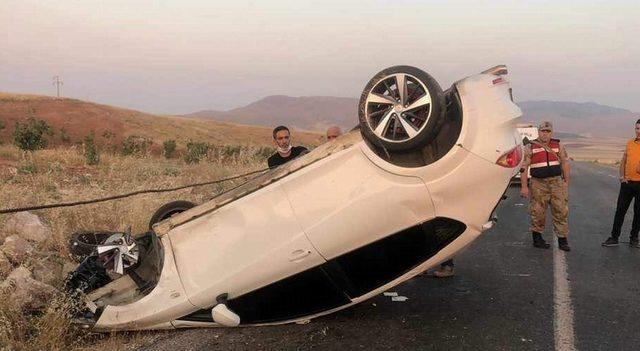 Siirt’te kontrolden çıkan araç takla attı: 2 yaralı