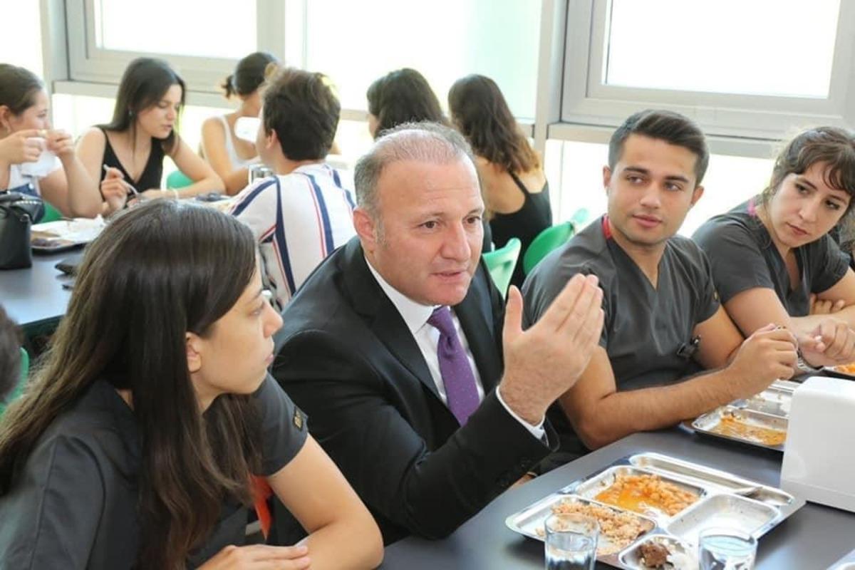 A&Uuml; &ouml;ğrencilerinin kariyerlerine profesyonel destek