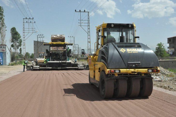 Yüksekova’da yol çalışması devam ediyor G2