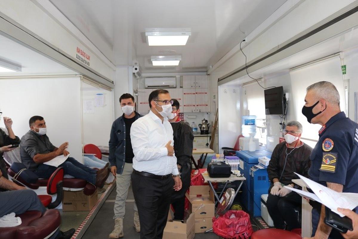 Kaymakam Sayar&rsquo;dan kan bağışı