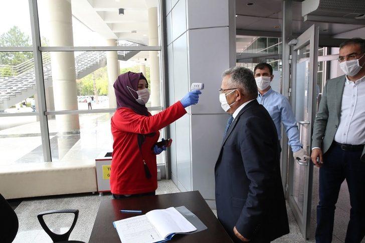 Başkan Büyükkılıç, Spor A.Ş.’ye bağlı spor salonlarında incelemelerde bulundu G1