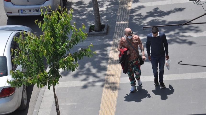 Kars&rsquo;ta 8 cadde ve 3 mahallede maskesiz gezmek yasak!