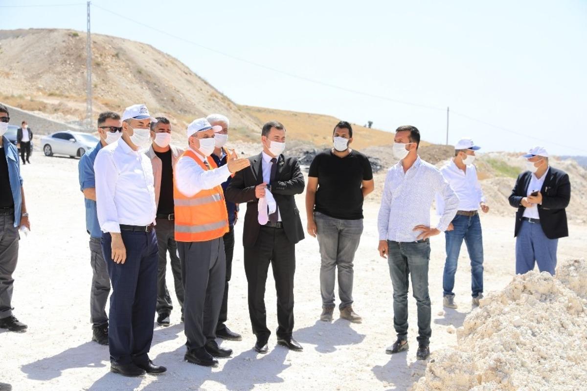 Beyazg&uuml;l yol yapım &ccedil;alışmalarını denetledi