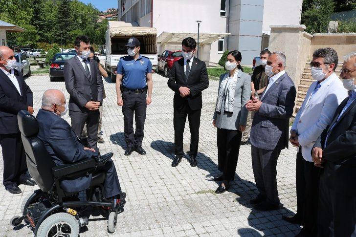 Vefa Sosyal Destek Grubuna "Ahde Vefa" yardımı G1