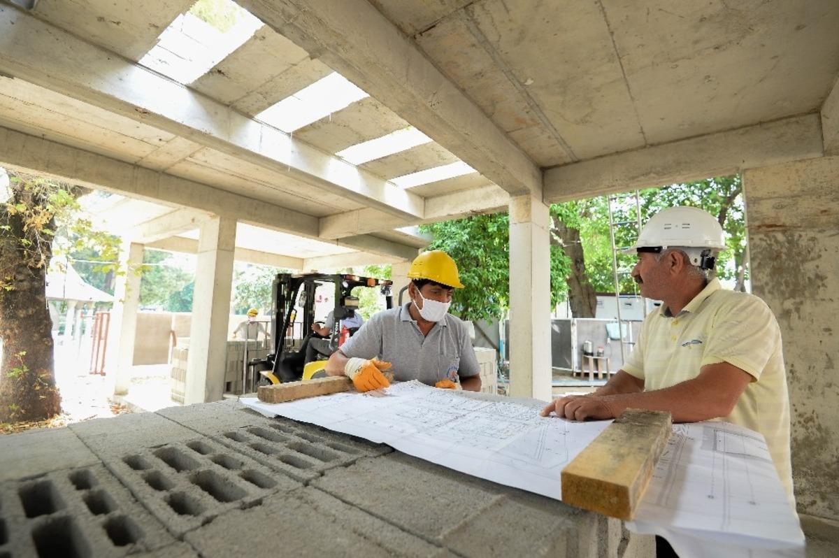 Muratpaşa Camii&rsquo;nde inşaat s&uuml;r&uuml;yor
