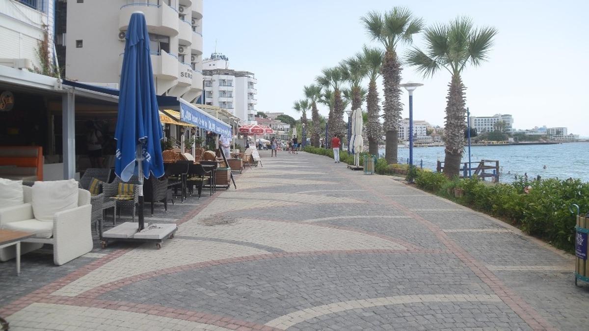 D&uuml;nyaca &uuml;nl&uuml; Kadınlar Plajı sahil bandı yenilendi