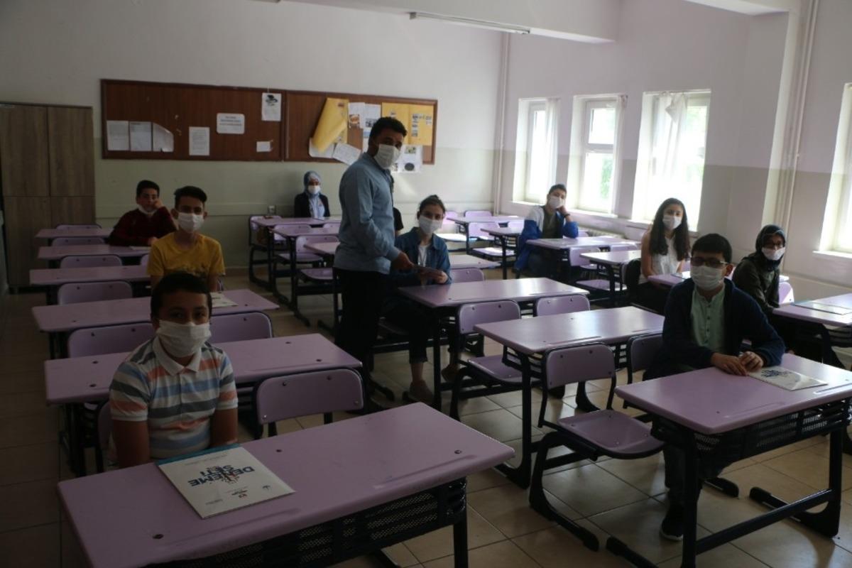 Aziziye&rsquo;de b&uuml;y&uuml;k sınavlar &ouml;ncesi deneme sınavı