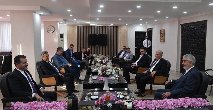 Balıkesir Büyükşehir Belediye Başkanı Yılmaz’dan, Isparta Belediye Başkanı Başdeğirmen’e ziyaret G1