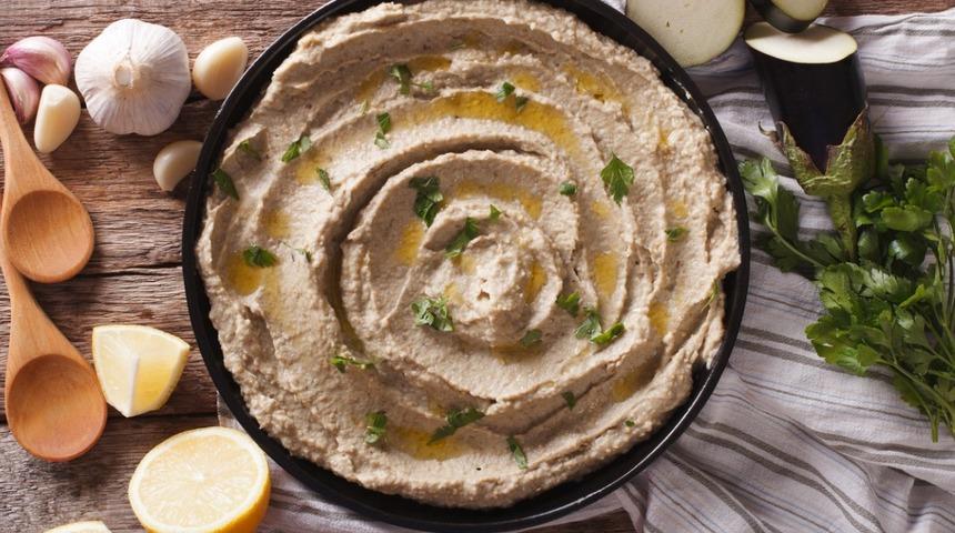 Tadına bakan bir daha yemek istiyor! Lübnan usulü mütebbel tarifi...