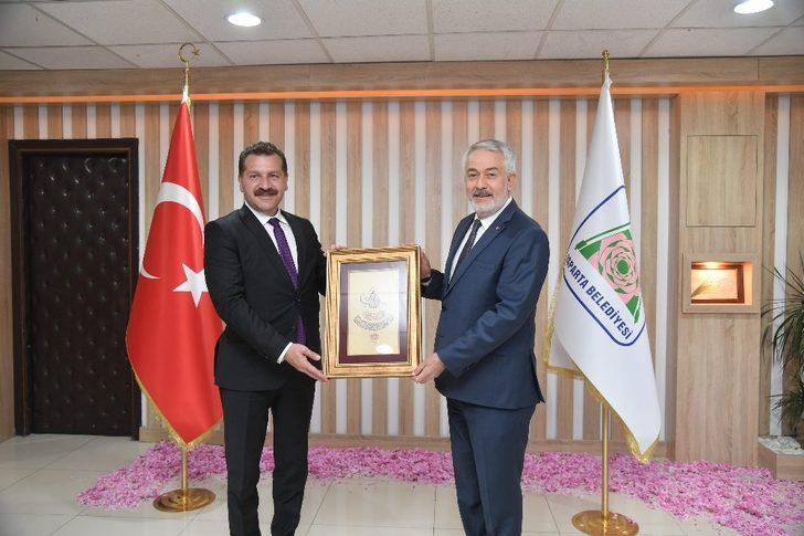 Balıkesir Büyükşehir Belediye Başkanı Yılmaz’dan, Isparta Belediye Başkanı Başdeğirmen’e ziyaret G2