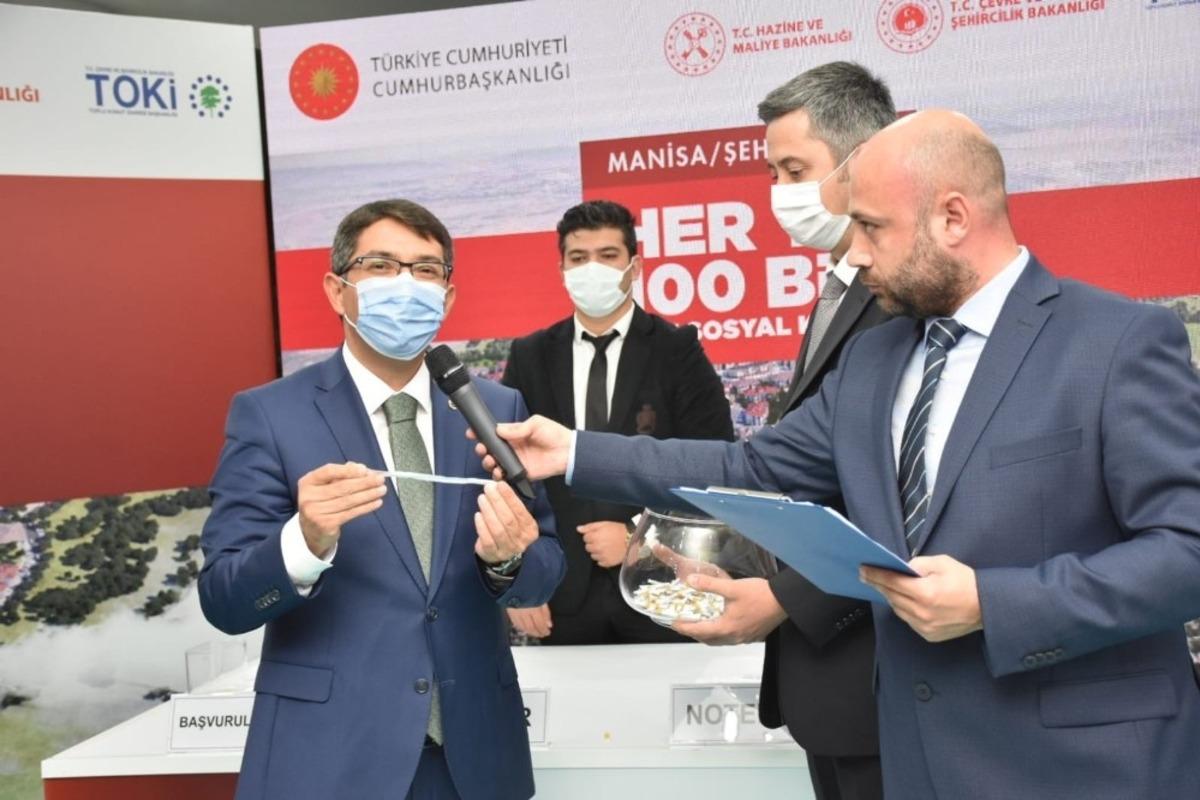 Şehzadeler&rsquo;de TOKİ heyecanı yaşandı