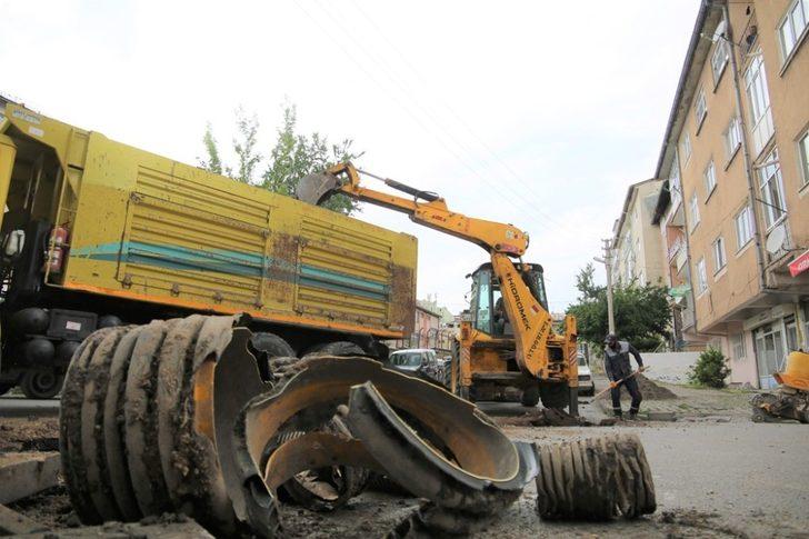 Yağışlar nedeniyle tıkanan rögarlar yenileniyor G1