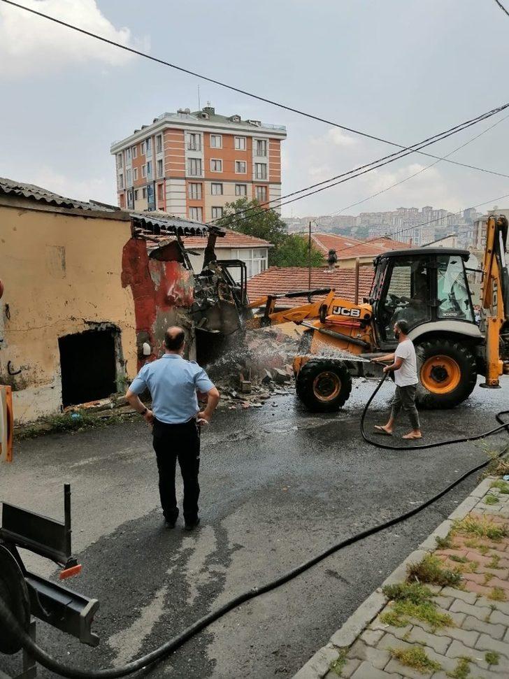 Eyüpsultan’da metruk binaların yıkımı devam ediyor G5