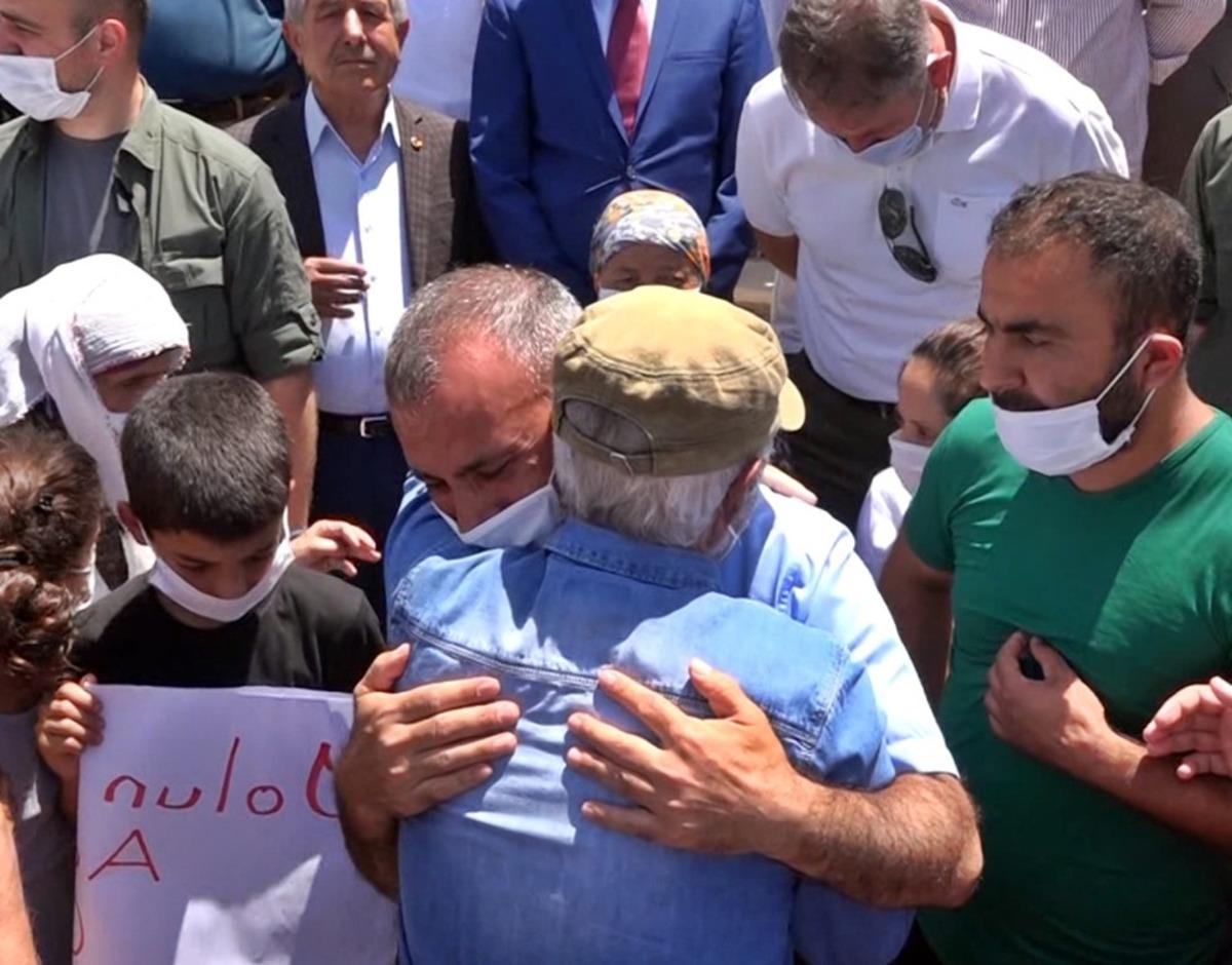 Tuncelililer g&ouml;zyaşlarıyla uğurladı, Vali Tuncay Sonel ağlayarak veda etti