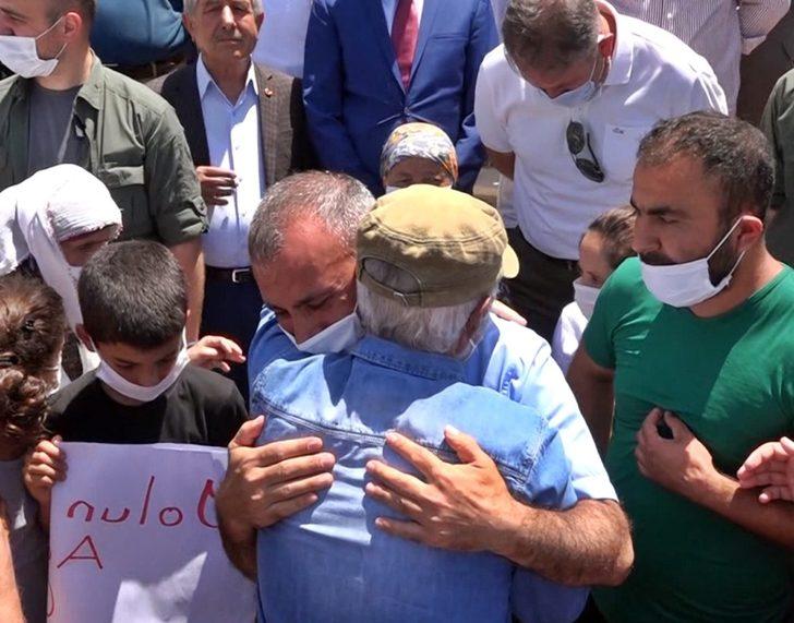 Tuncelililer gözyaşlarıyla uğurladı, Vali Tuncay Sonel ağlayarak veda etti G1