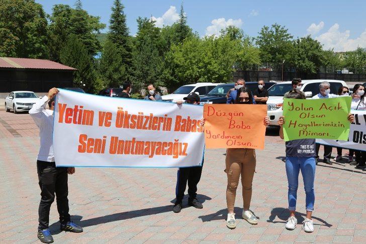 Tuncelililer gözyaşlarıyla uğurladı, Vali Tuncay Sonel ağlayarak veda etti G3