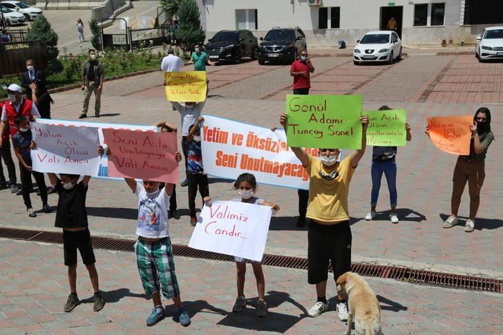 Tuncelililer gözyaşlarıyla uğurladı, Vali Tuncay Sonel ağlayarak veda etti G5