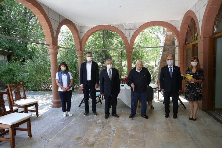 Başkan Büyükkılıç, Vali Günaydın ile birlikte Kayseri’nin Faruk Molu’yu ziyaret etti G1