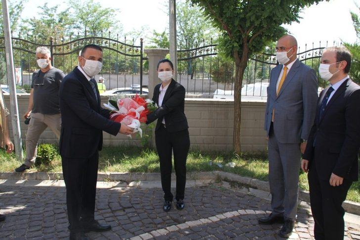 Siirt Valisi  Osman Hacıbekteşoğlu göreve başladı G3