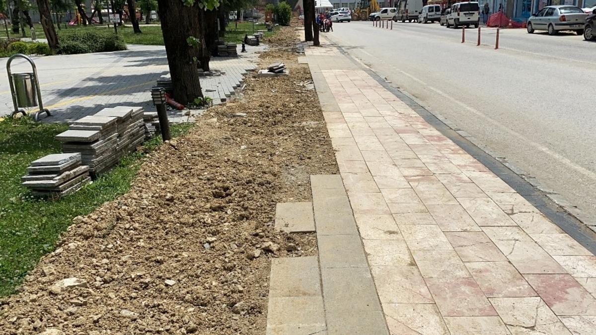 Elektrik hatları yer altına alınıyor