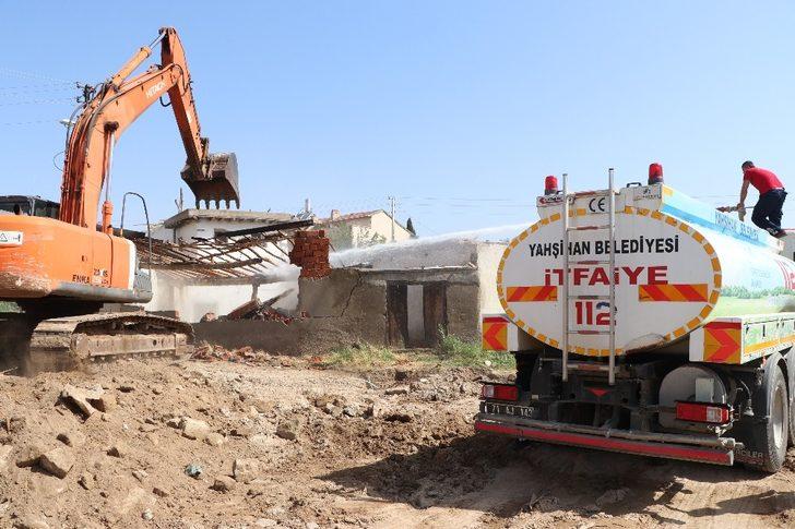 Yahşihan’da metruk binalar yıkılıyor G3