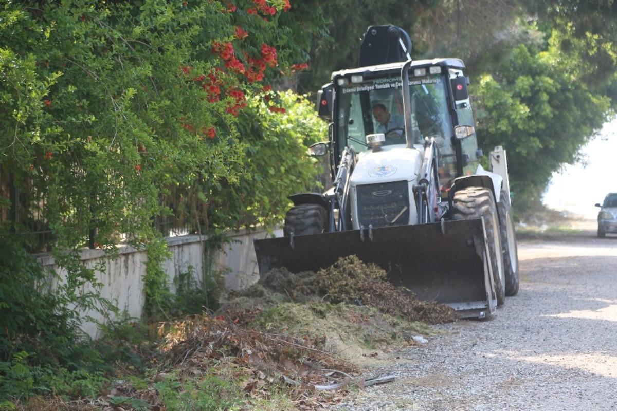 Erdemli&rsquo;de sosyal alanlar temizleniyor