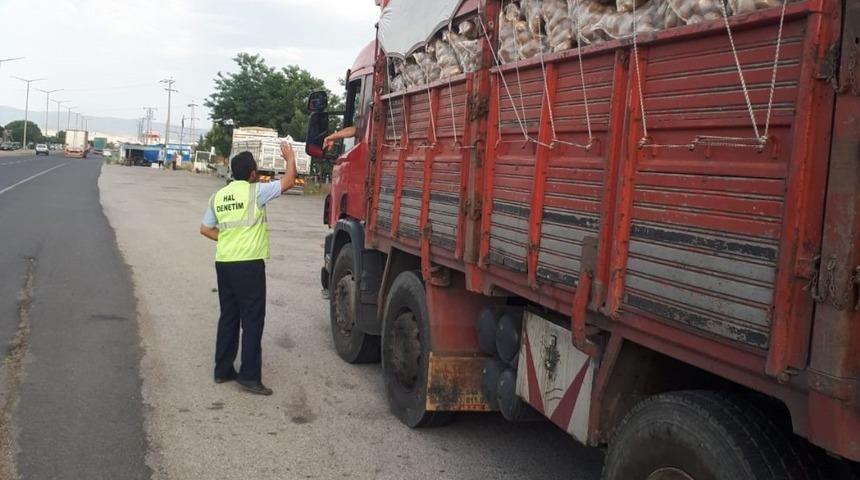 Manisa&rsquo;da ka&ccedil;ak sebze ve meyveye karşı denetim