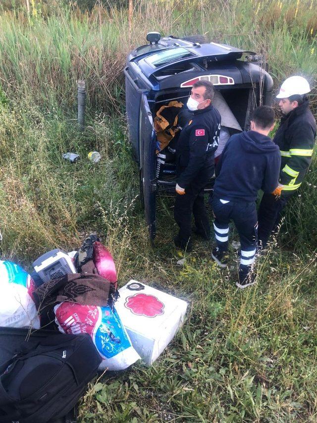 Otomobil yoldan çıkarak devrildi: 1 yaralı