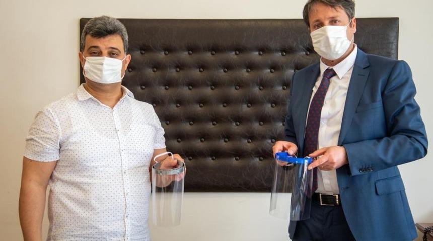 BŞEÜ’den korona virüse karşı siperlik maske üretimi