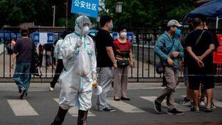 Uzmanlar, Pekin'deki salgında farklı Kovid-19 semptomları görüyor