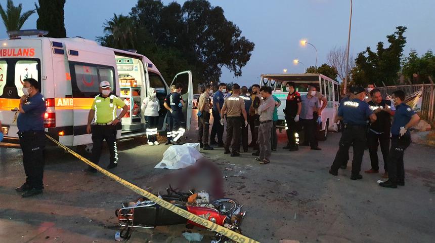 Adana'da feci kaza! Cip ile motosiklet &ccedil;arpıştı: 1 &ouml;l&uuml;, 3 yaralı