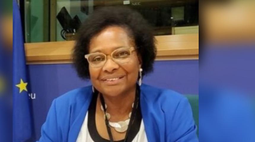 Bel&ccedil;ika polisinden siyahi milletvekile şiddet iddiası