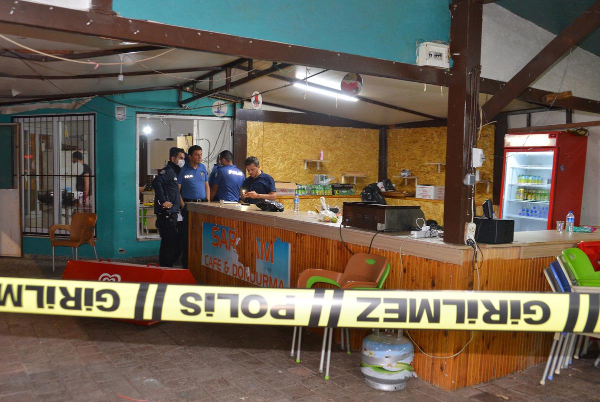 Silaha bakmak isteyen gen&ccedil;, kaza kurşunuyla hayatını kaybetti