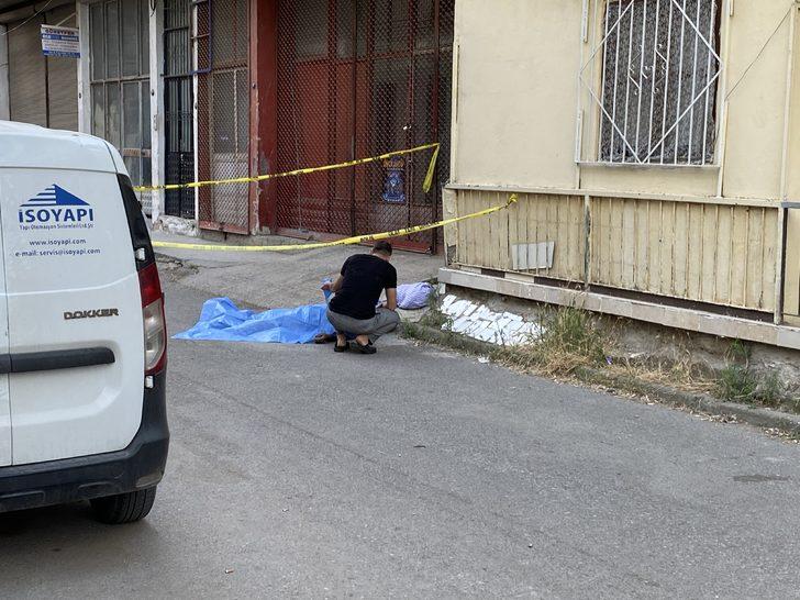 Sokak ortasında ölen babasına son kez baktı... G3