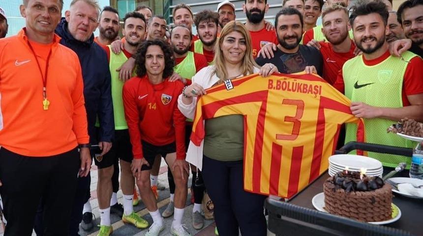 Futbolculardan galibiyet sözü