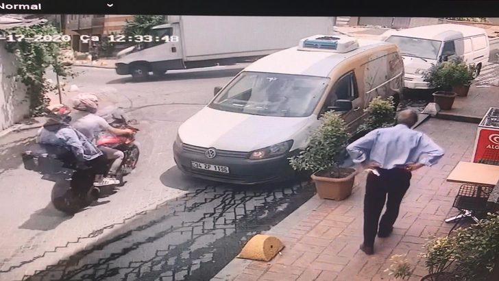 Beyoğlu'nda taksi şoförü motosikletten fırlayan polisi havada tuttu G1