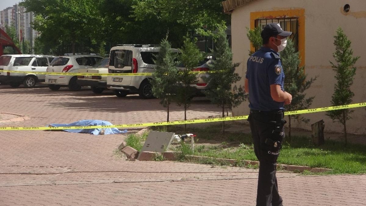 Kayseri'de korkun&ccedil; olay! 12. kattan d&uuml;şen kadın hayatını kaybetti