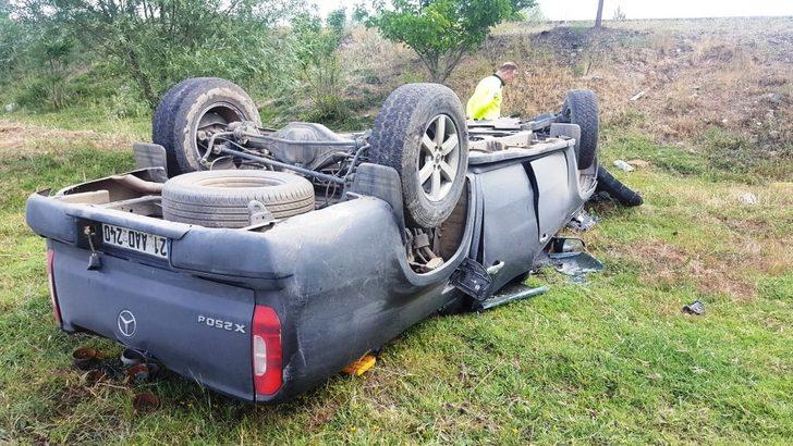 Takla atan kamyonetin sürücüsü yaralandı G2