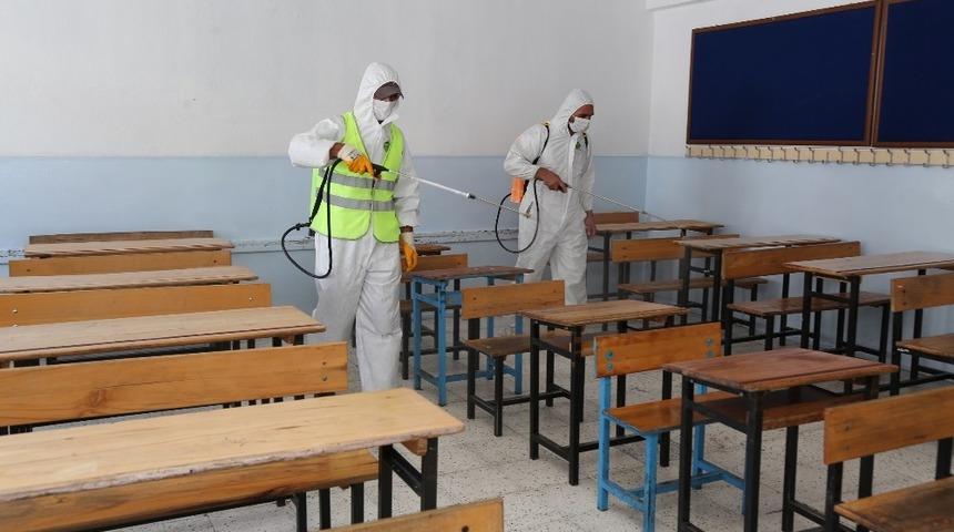 İzmir&rsquo;de LGS sınavı &ouml;ncesi okullar dezenfekte ediliyor