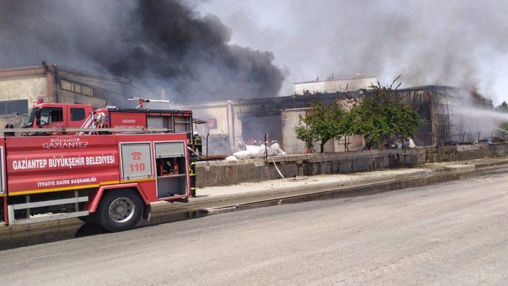 Gaziantep OSB'de fabrika yangını G4