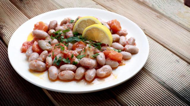 Barbunya pilaki tarifi: Lokanta usulü barbunya pilaki yapımı 