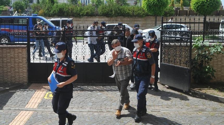 Jandarmanın örgüt operasyonunda gözaltına alınan 7 kişi adliyede