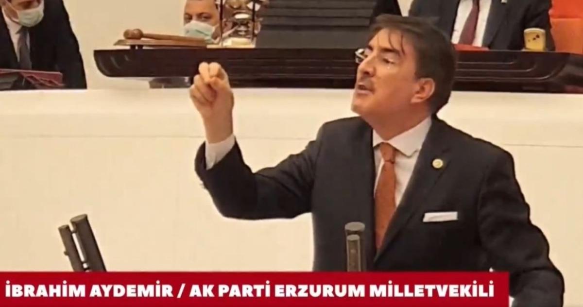 Aydemir: &lsquo;Ayasofya olmazsa olmazımızdır&rsquo;