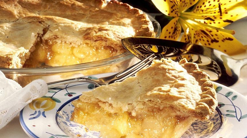 Tam ölçülü aradığınız tepside elmalı turta tarifi