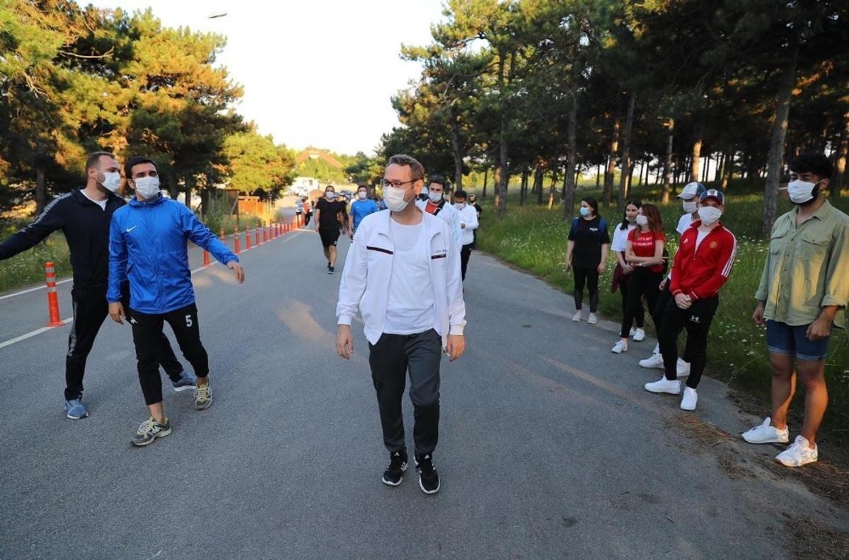Başakşehirliler &ldquo;maskeli&rdquo; sağlıklı yaşam y&uuml;r&uuml;y&uuml;ş&uuml;nde buluştu