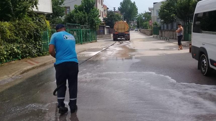 İzmit&rsquo;te dezenfekte &ccedil;alışmaları aralıksız devam ediyor