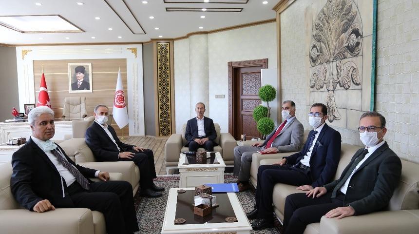 Sağlık &ccedil;alışanlarının t&uuml;m ek &ouml;demeleri ger&ccedil;ekleştirildi