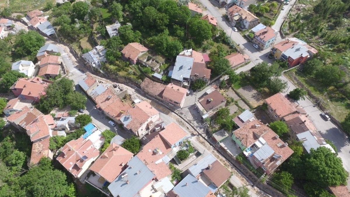 B&uuml;nyan&rsquo;da elektrik hatları yer altına alınıyor