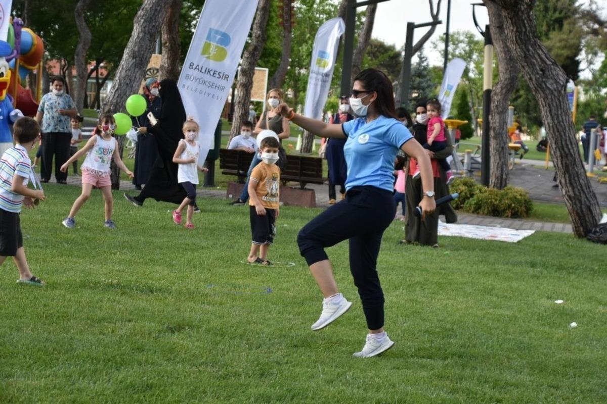 Aileler &ccedil;ocukları ile birlikte spor yaptılar