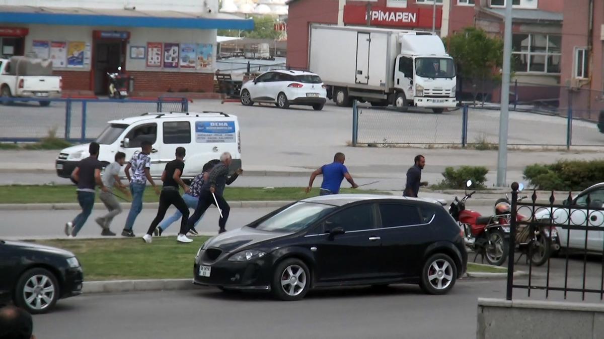 7 kişi birden saldırdı! Sebebini &ouml;ğrenince 'yok artık' diyeceksiniz